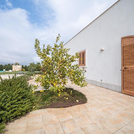Private Pool & Parking Donna Lina Villa Conversano Exterior photo