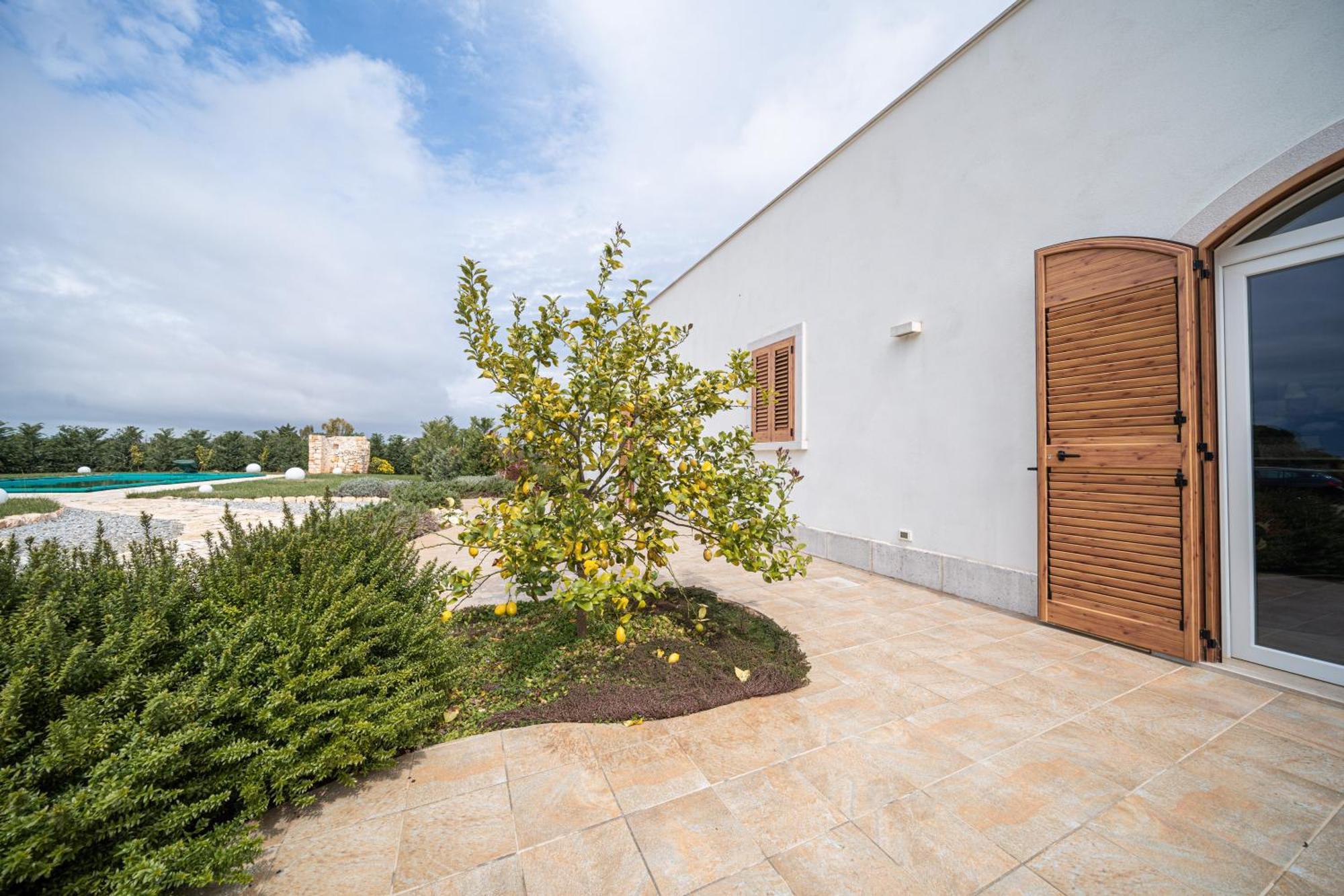 Private Pool & Parking Donna Lina Villa Conversano Exterior photo